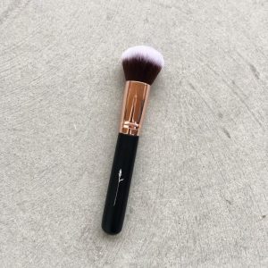 FRID Foundation/ blush brush